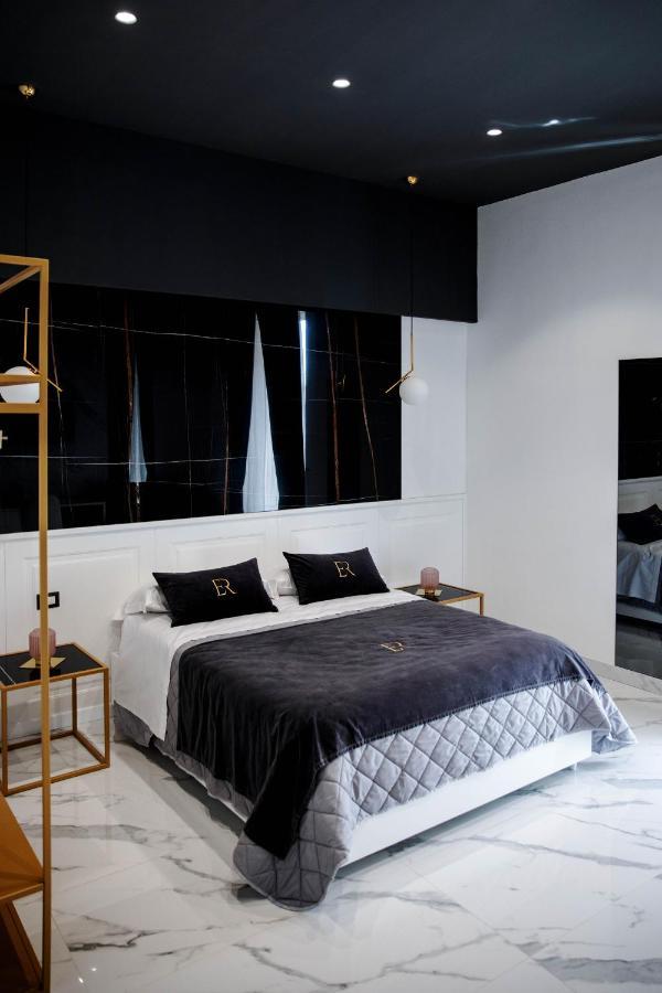 Élite Rooms Naples Extérieur photo