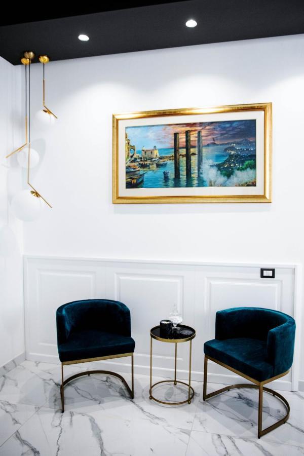 Élite Rooms Naples Extérieur photo