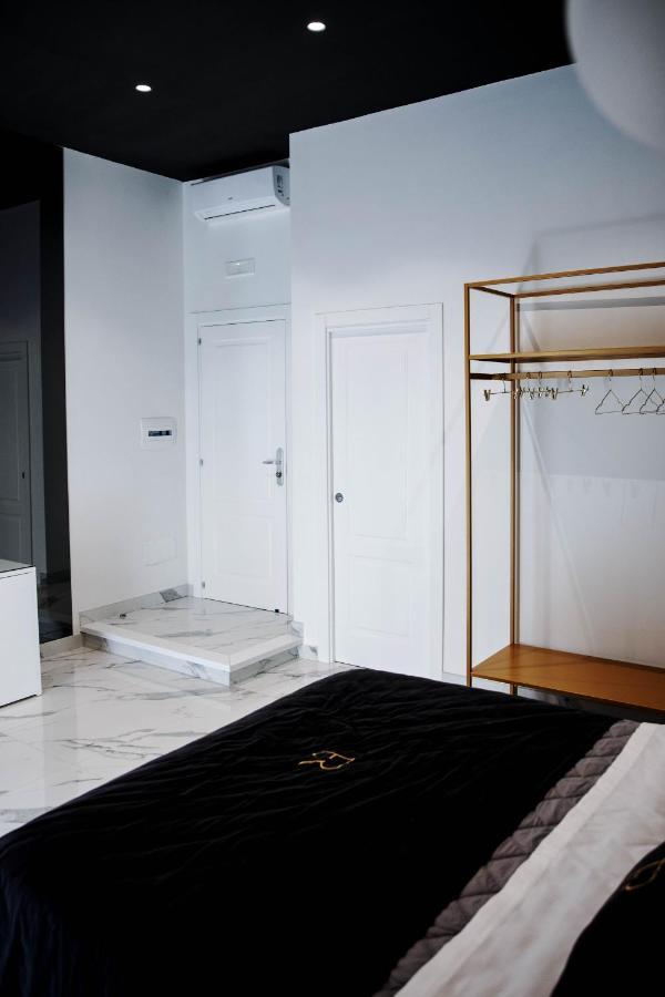 Élite Rooms Naples Extérieur photo