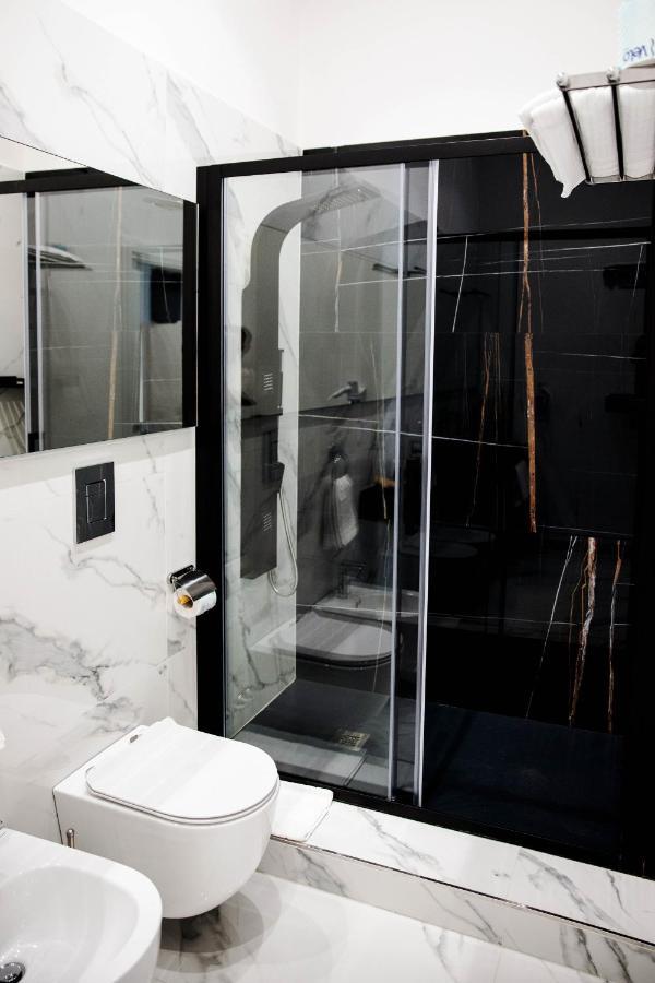 Élite Rooms Naples Extérieur photo