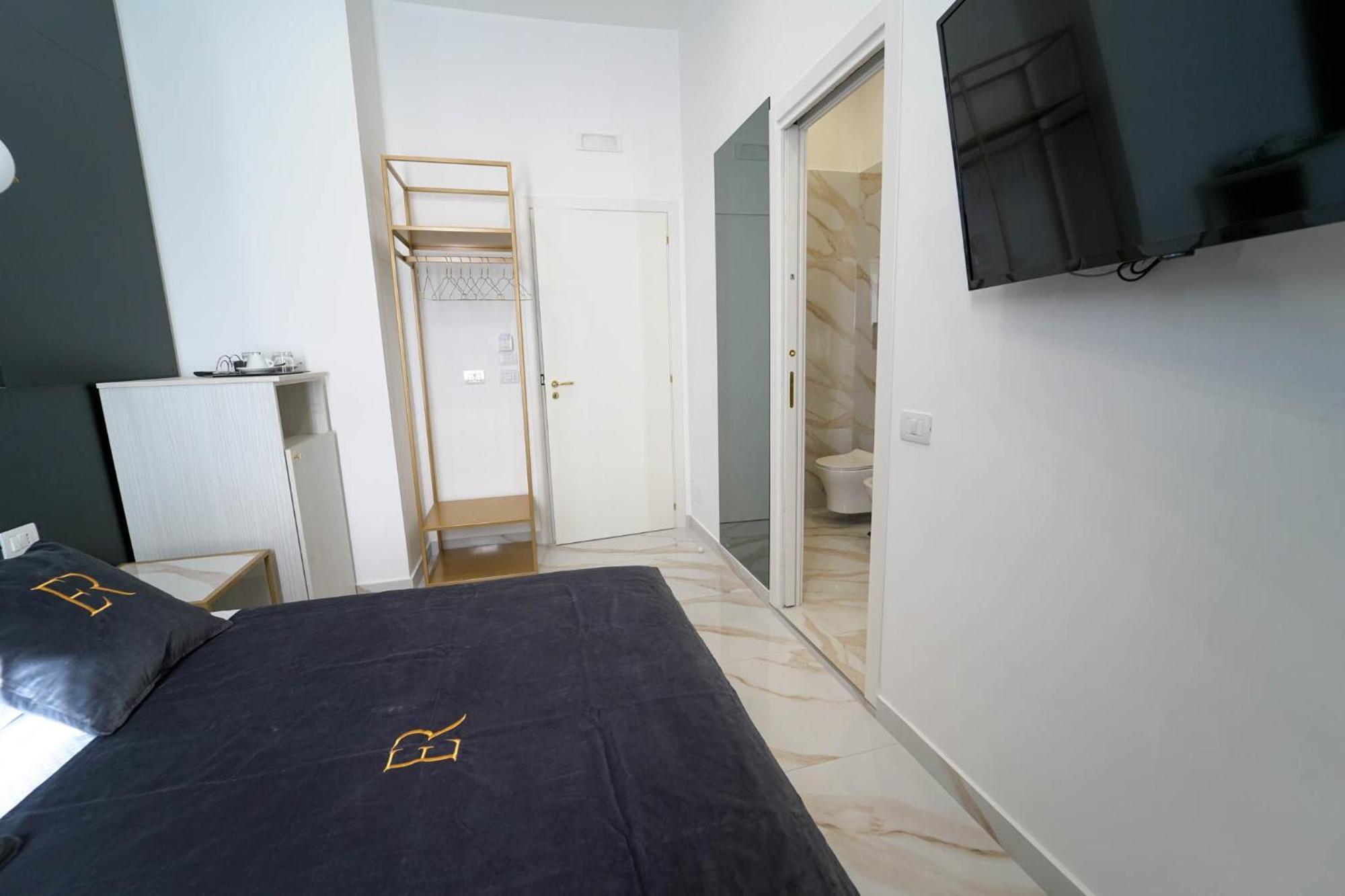 Élite Rooms Naples Extérieur photo