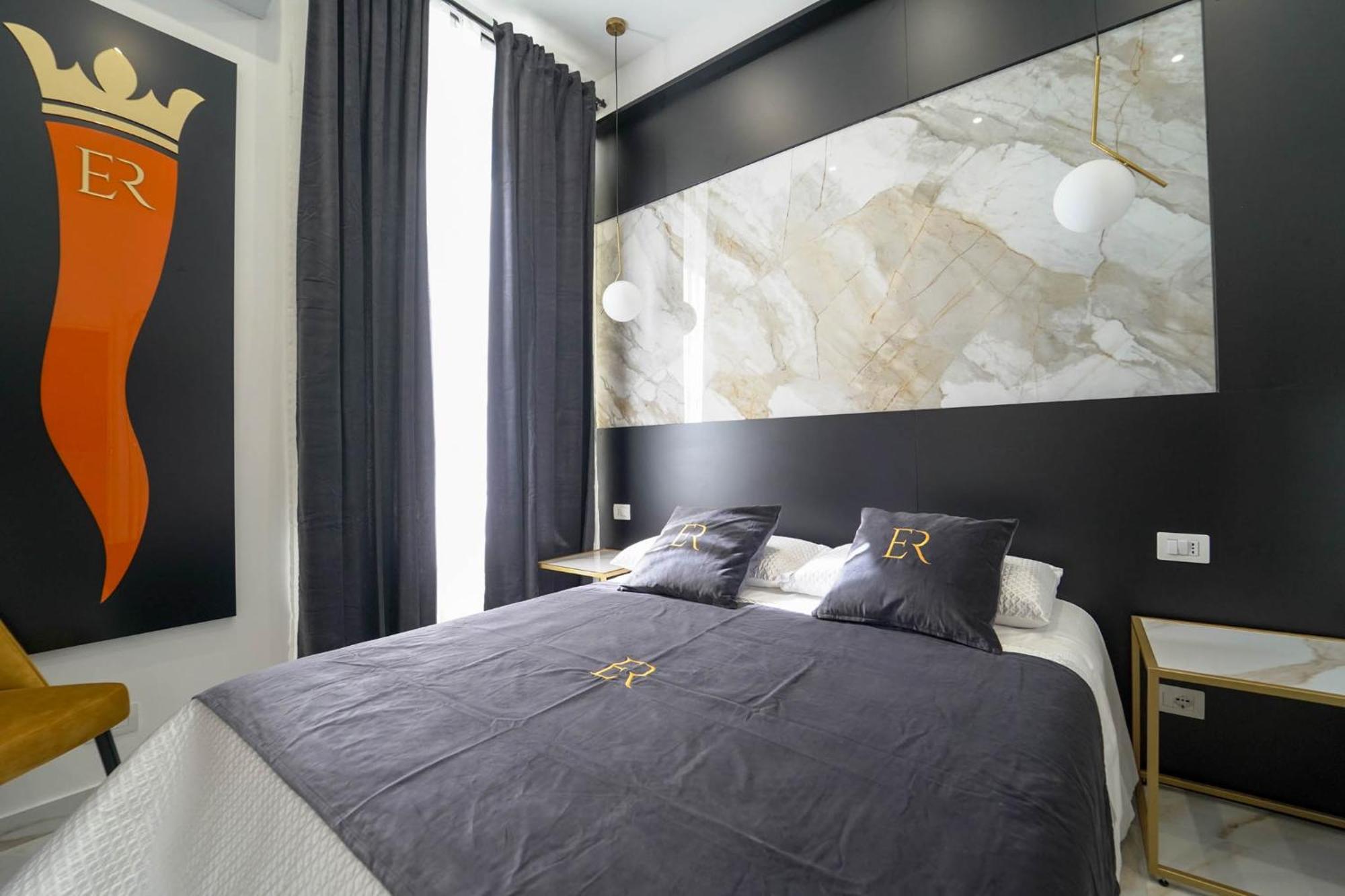 Élite Rooms Naples Extérieur photo