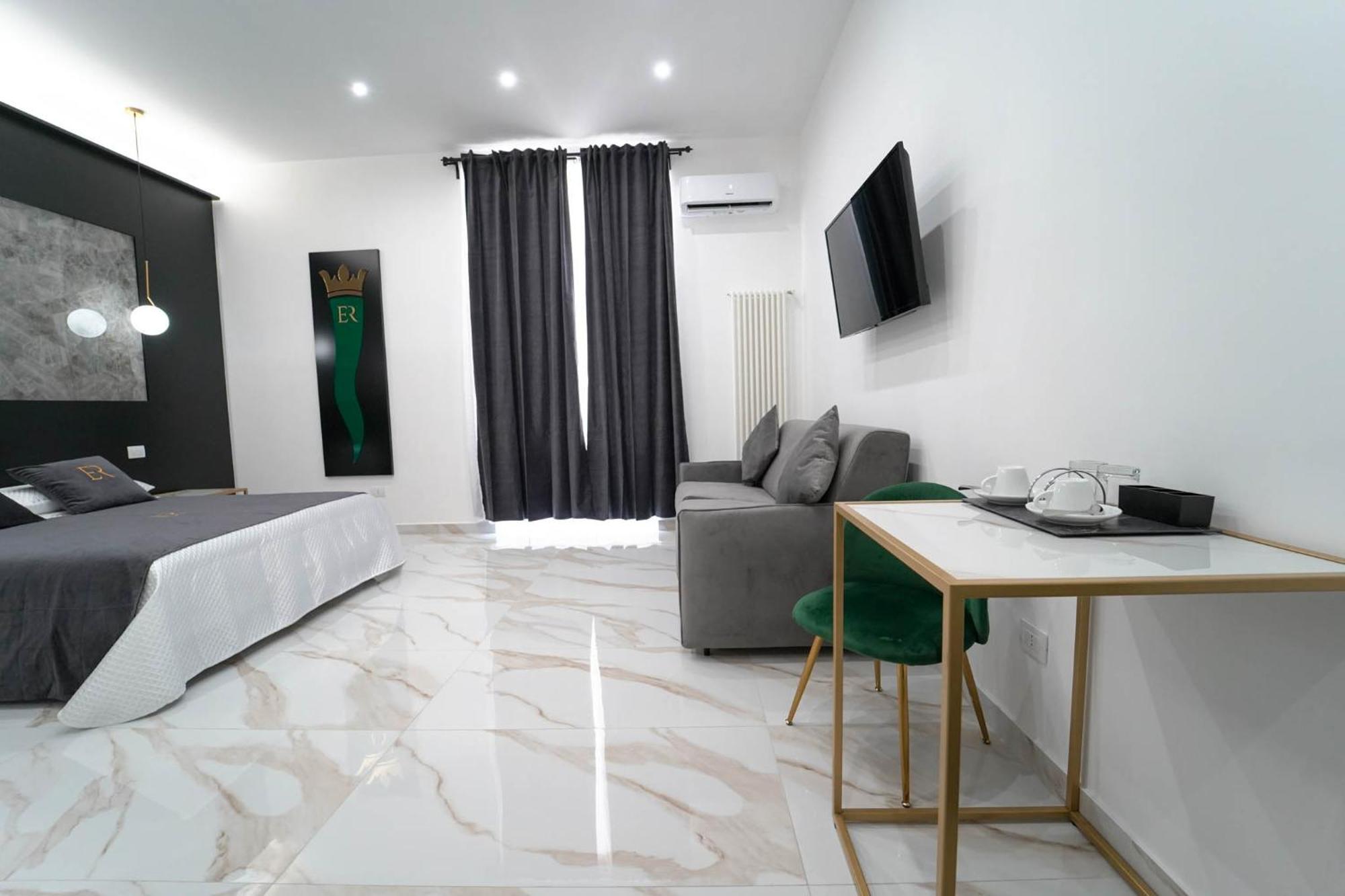 Élite Rooms Naples Extérieur photo