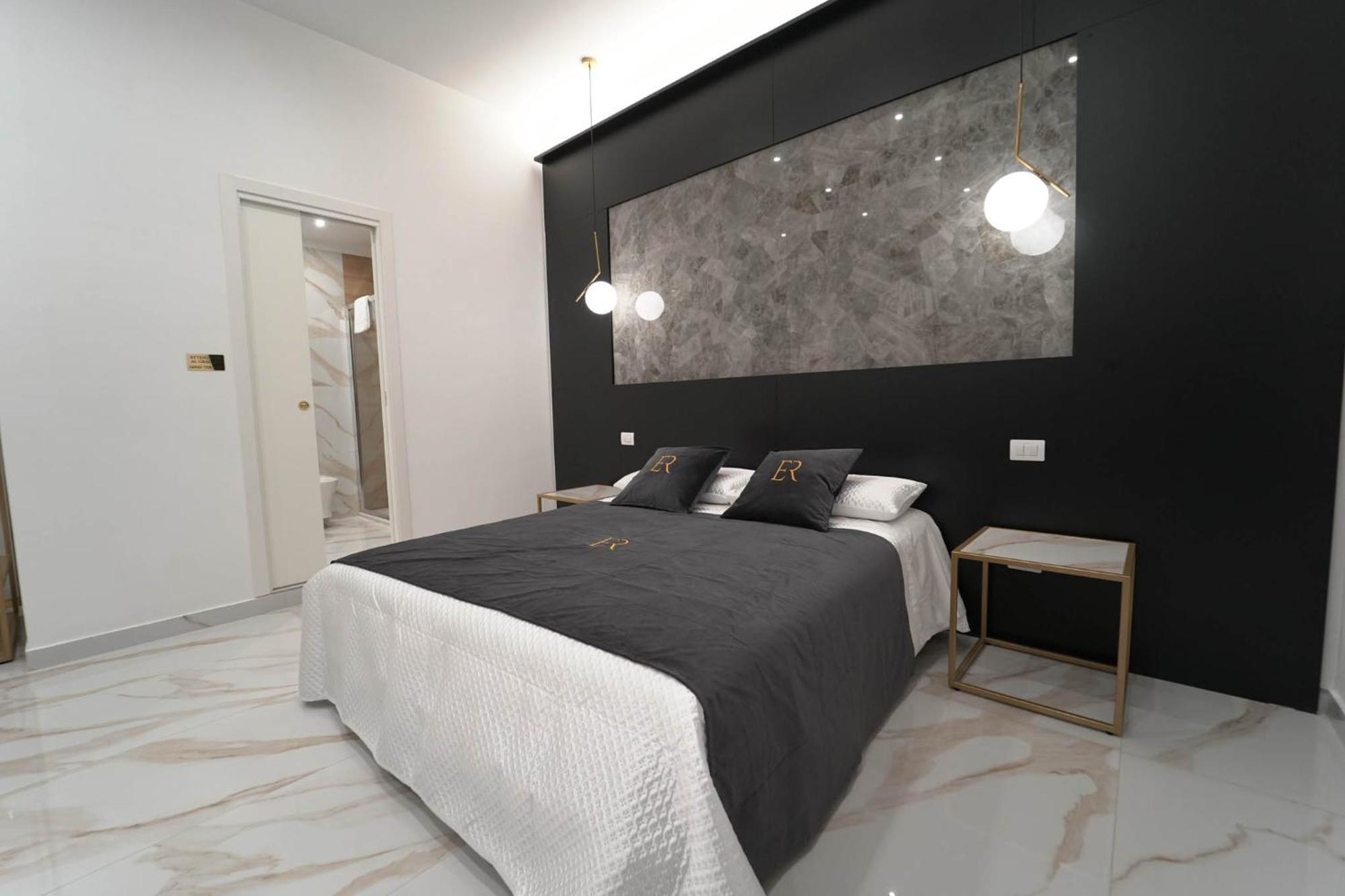 Élite Rooms Naples Extérieur photo