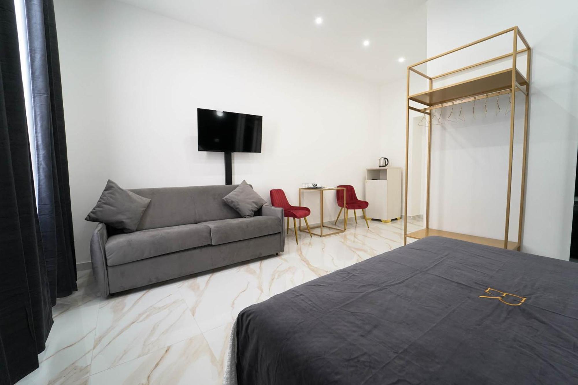 Élite Rooms Naples Extérieur photo