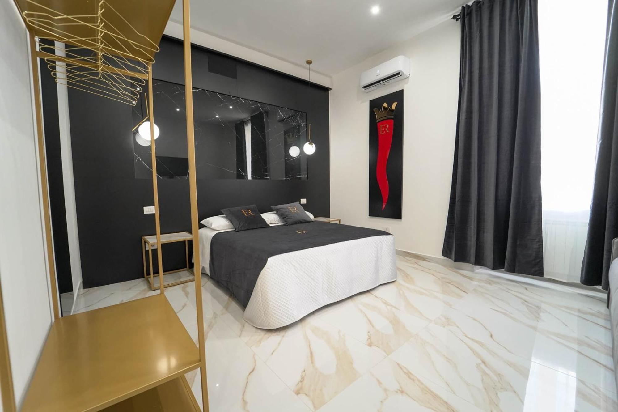 Élite Rooms Naples Extérieur photo