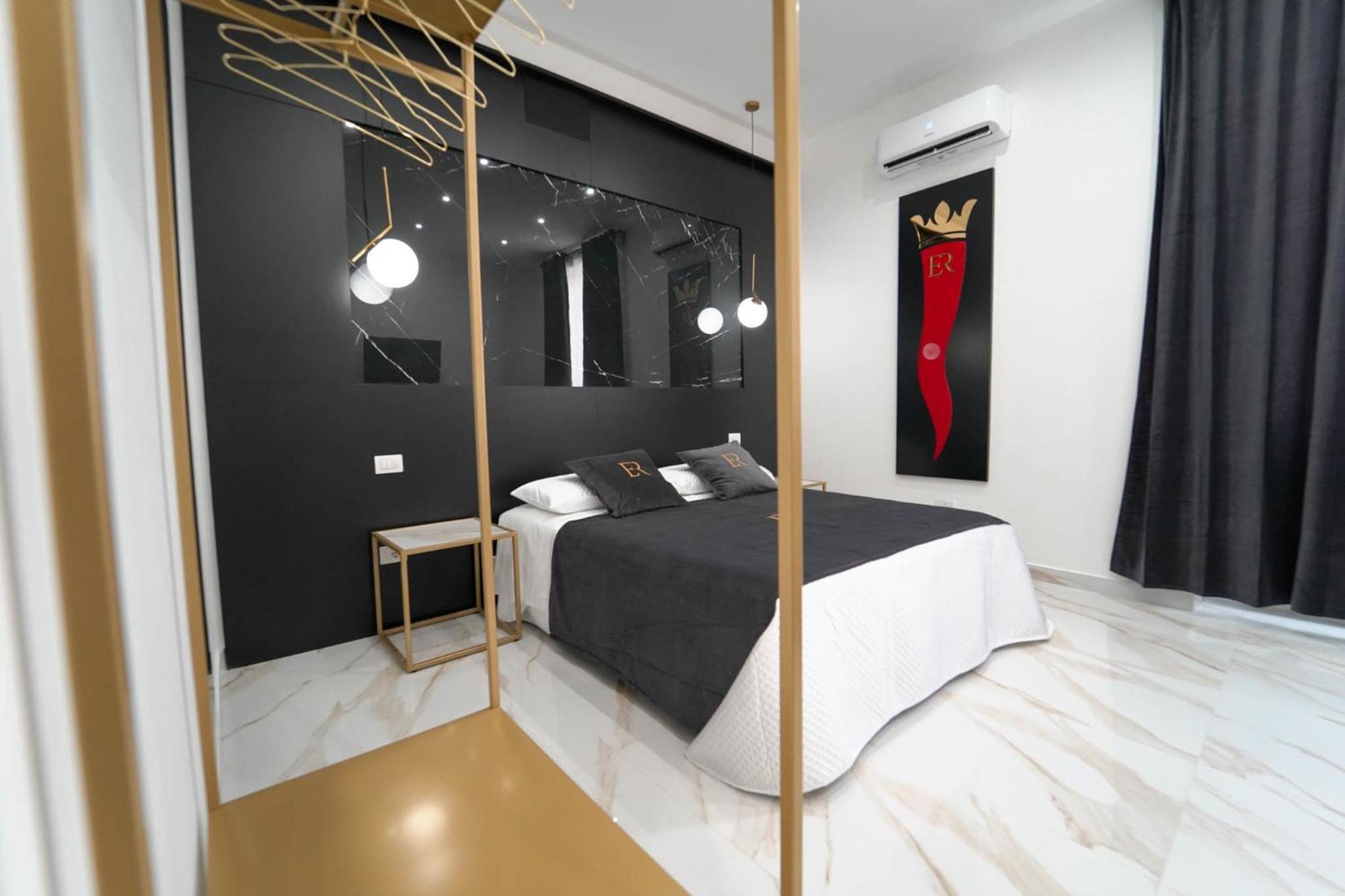 Élite Rooms Naples Extérieur photo