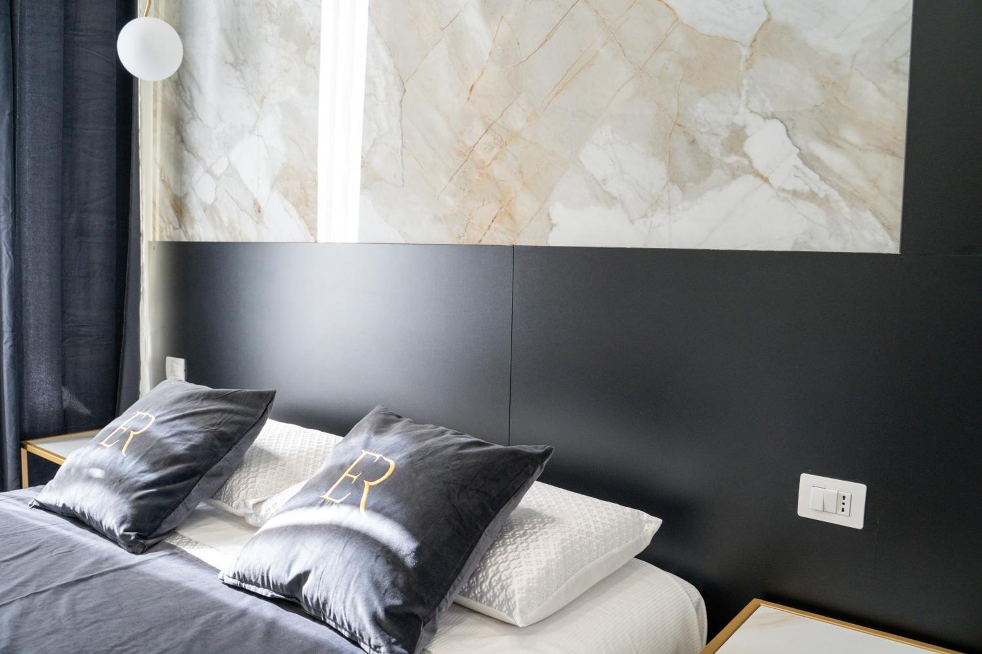 Élite Rooms Naples Extérieur photo