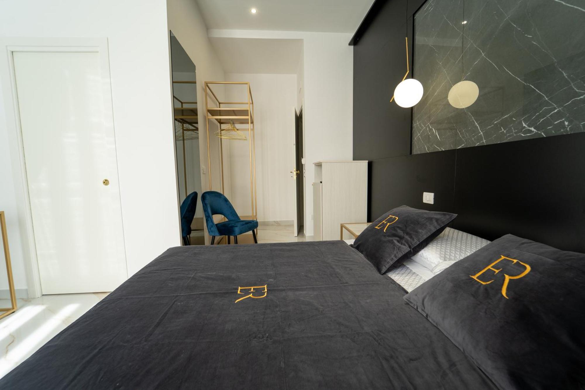 Élite Rooms Naples Extérieur photo