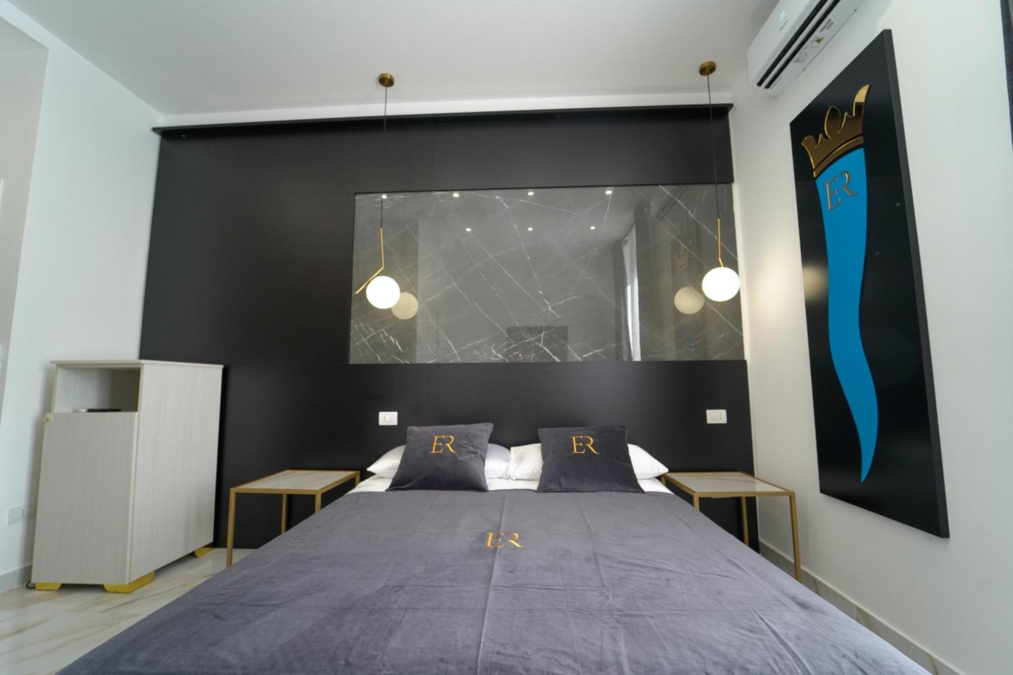 Élite Rooms Naples Extérieur photo