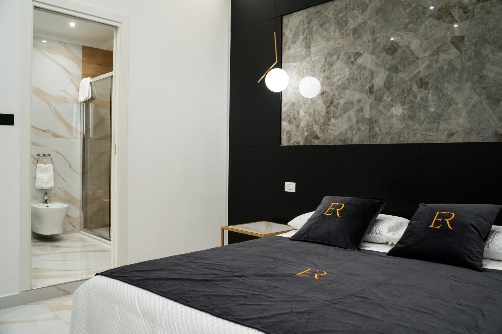 Élite Rooms Naples Extérieur photo