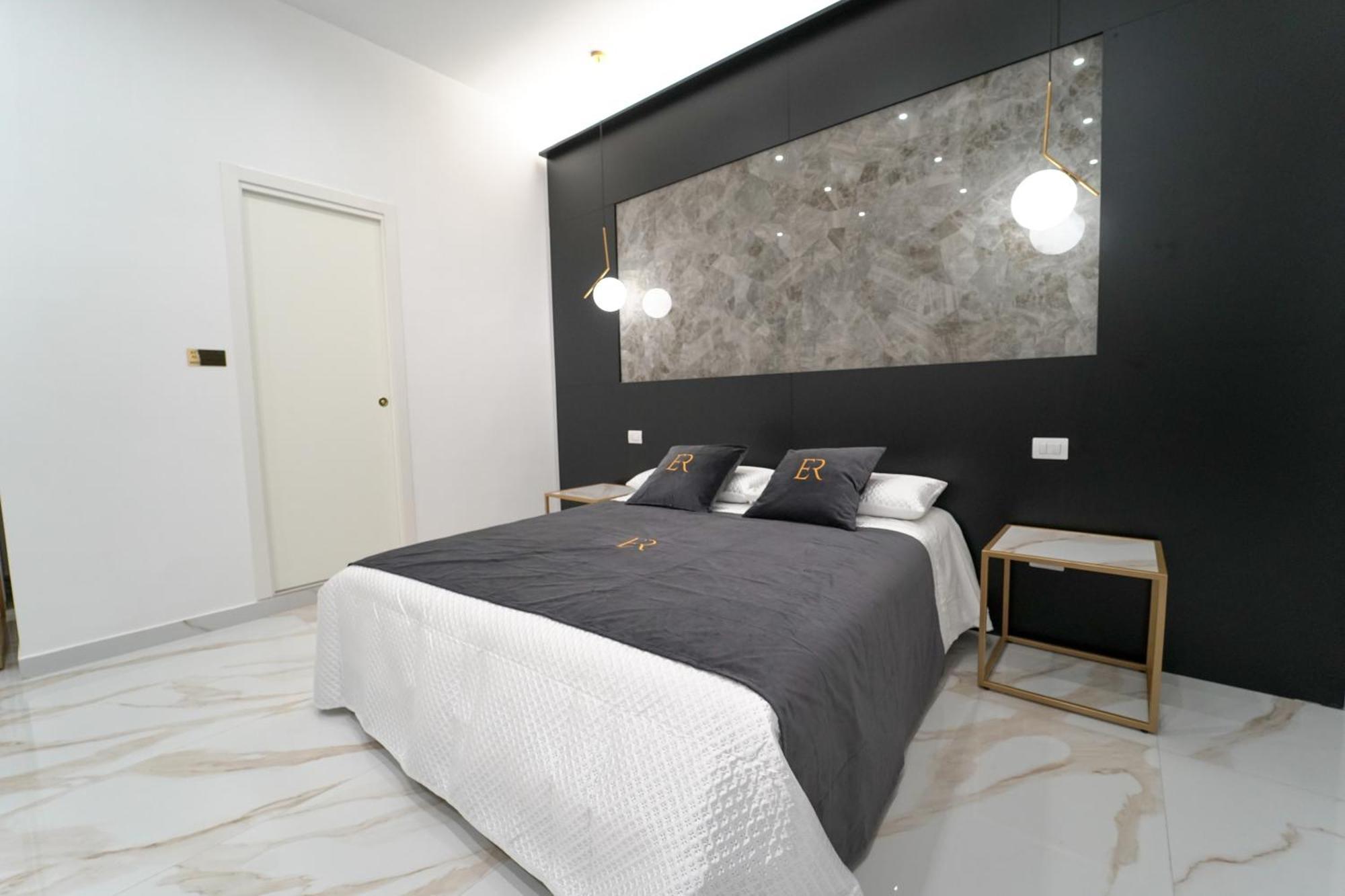 Élite Rooms Naples Extérieur photo