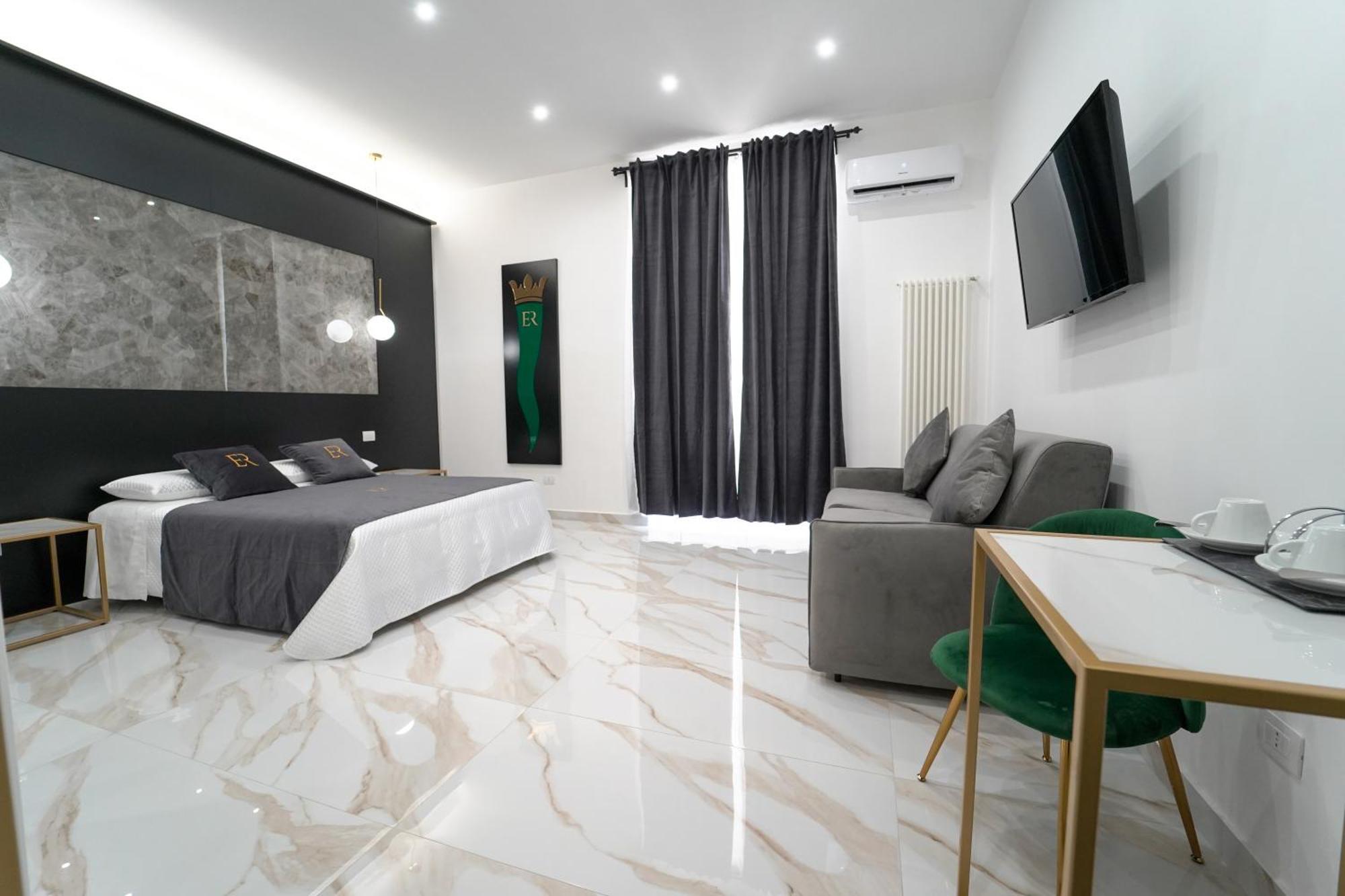 Élite Rooms Naples Extérieur photo