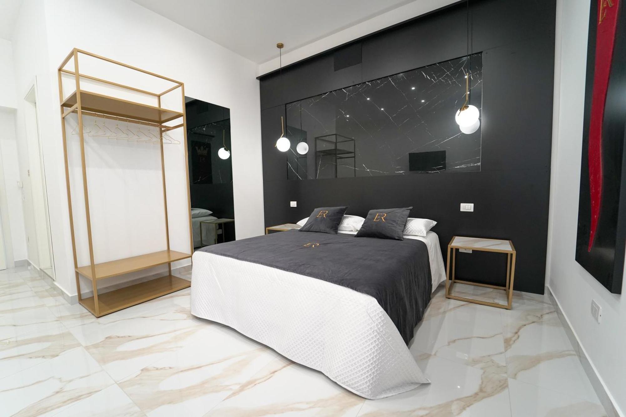 Élite Rooms Naples Extérieur photo